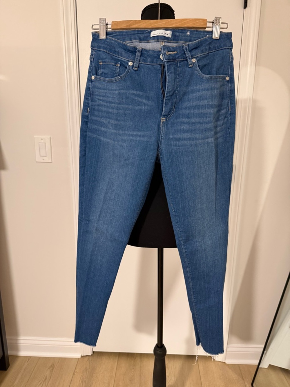 LOFT Skinny Jeans in Medium Blue Wash